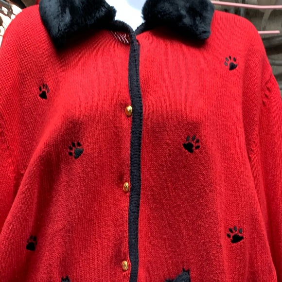 Red dog sweater with removable fake fur collar - Picture 3 of 3